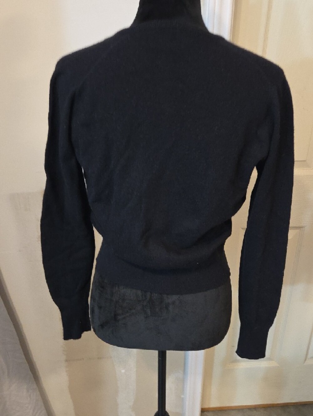 Peck & Peck Hadley Cashmere Classic Black Women's Cardigan Sweater Button Down - Picture 5 of 7